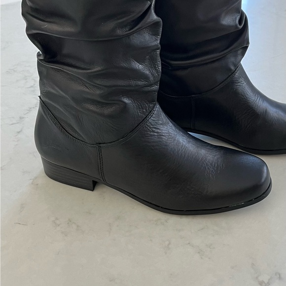 New Leather St. John Slouch Black Boots - Picture 2 of 7